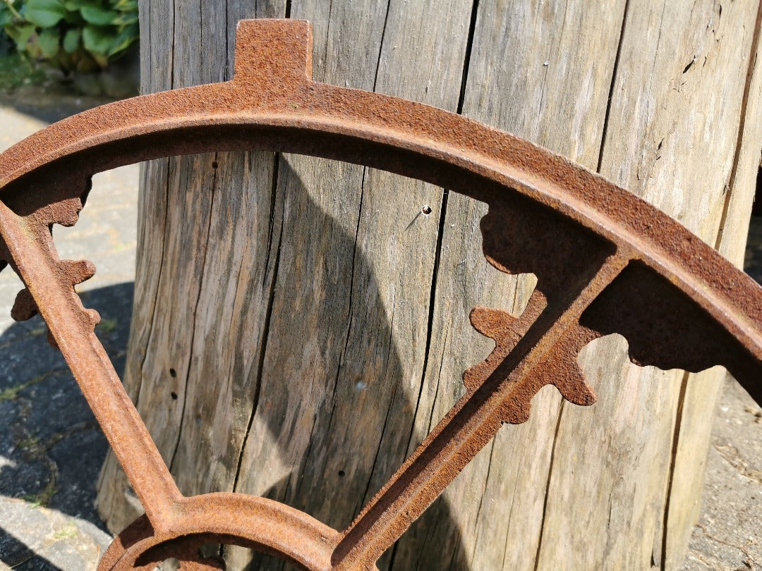 Großes halbrundes Stallfenster 71 cm x 36 cm