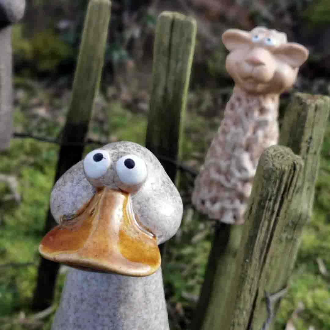 Zaunhocker Ente aus Keramik