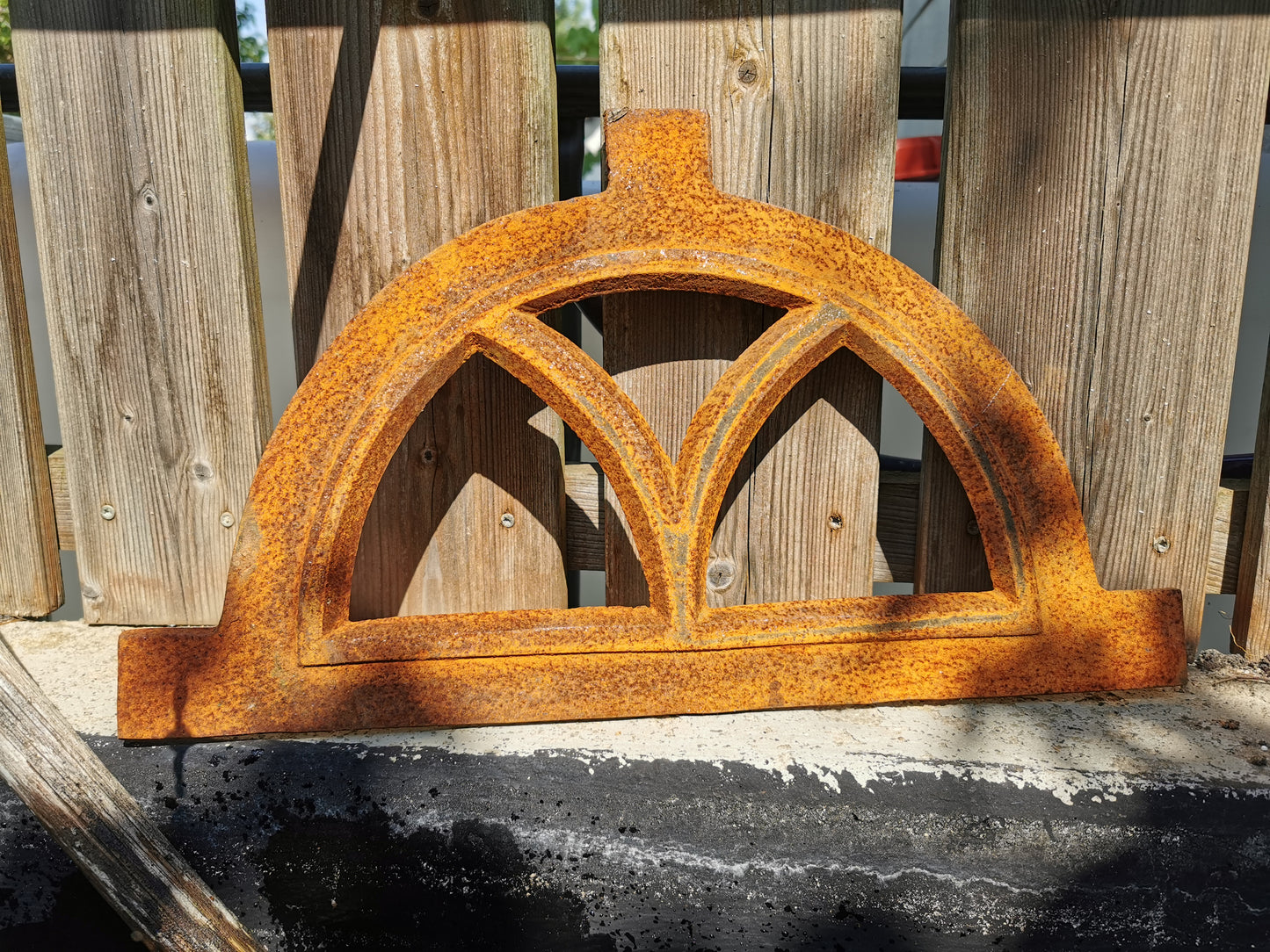 Halbrundes Stallfenster Gusseisen Antik-Art