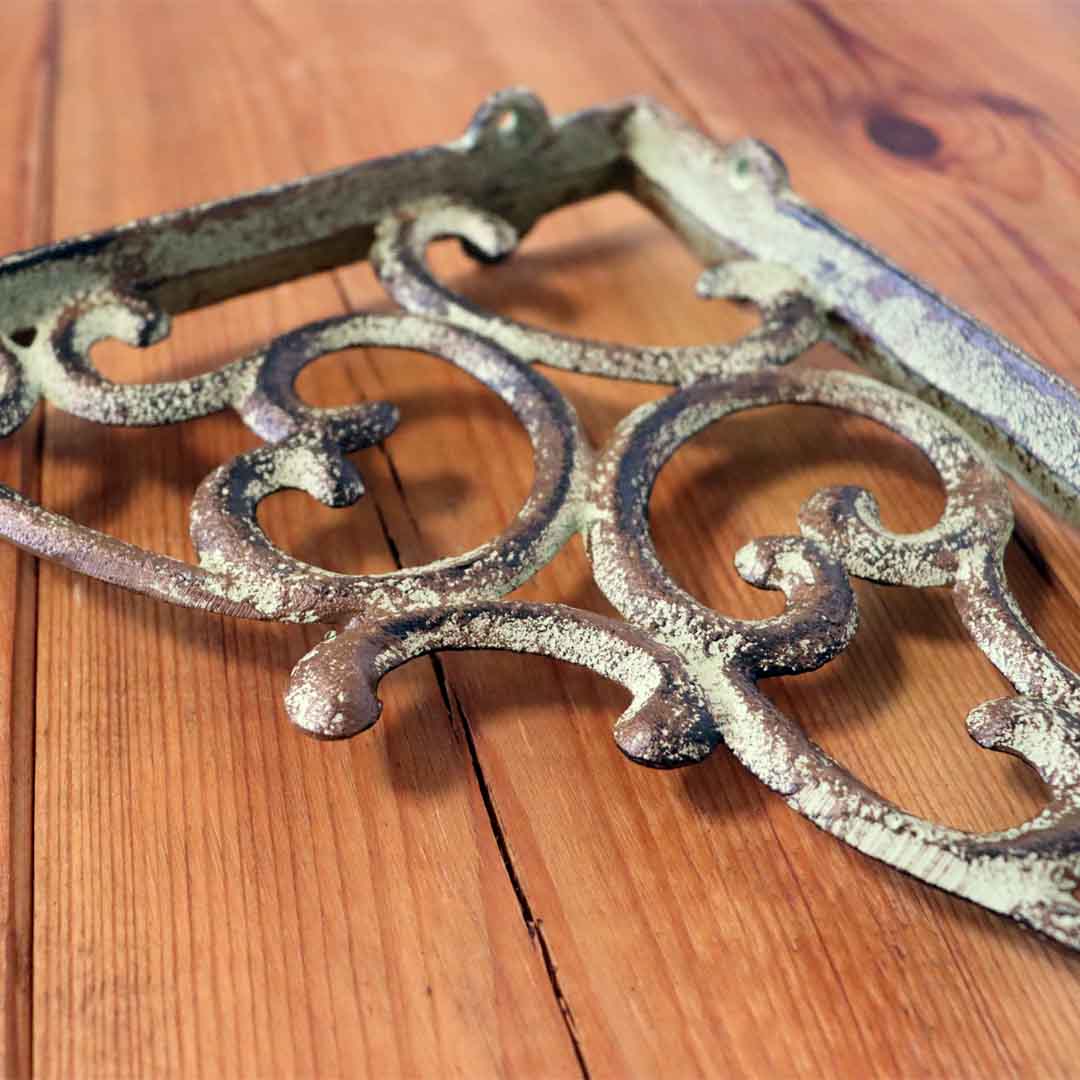 Rustikaler Regalträger in massiver Ausführung antik grün