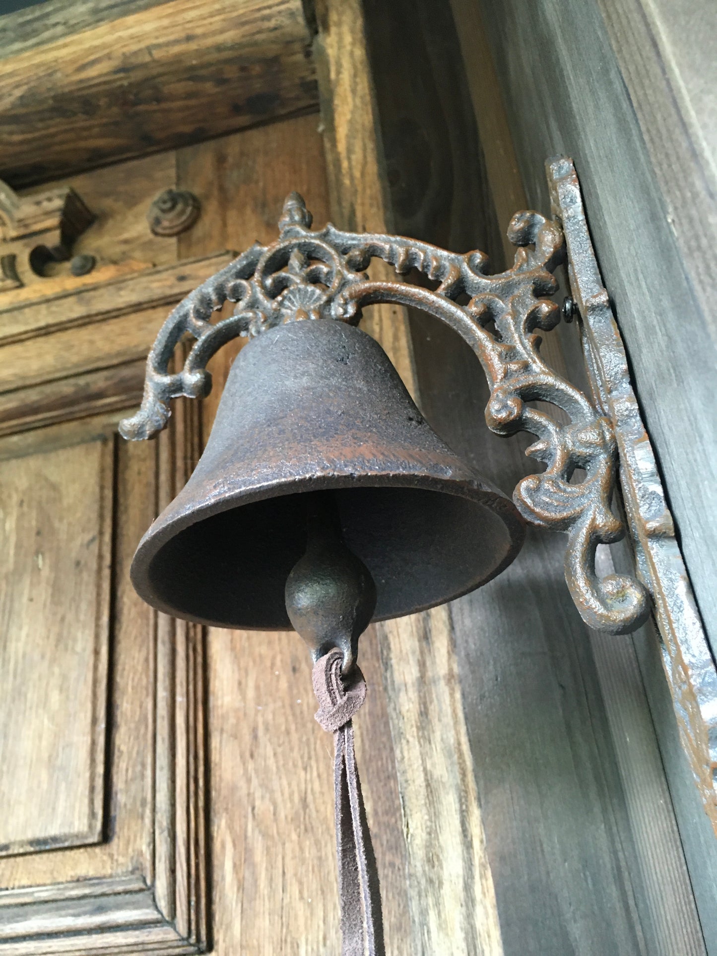 Glocke mit Bogen Gründerzeit Gusseisen