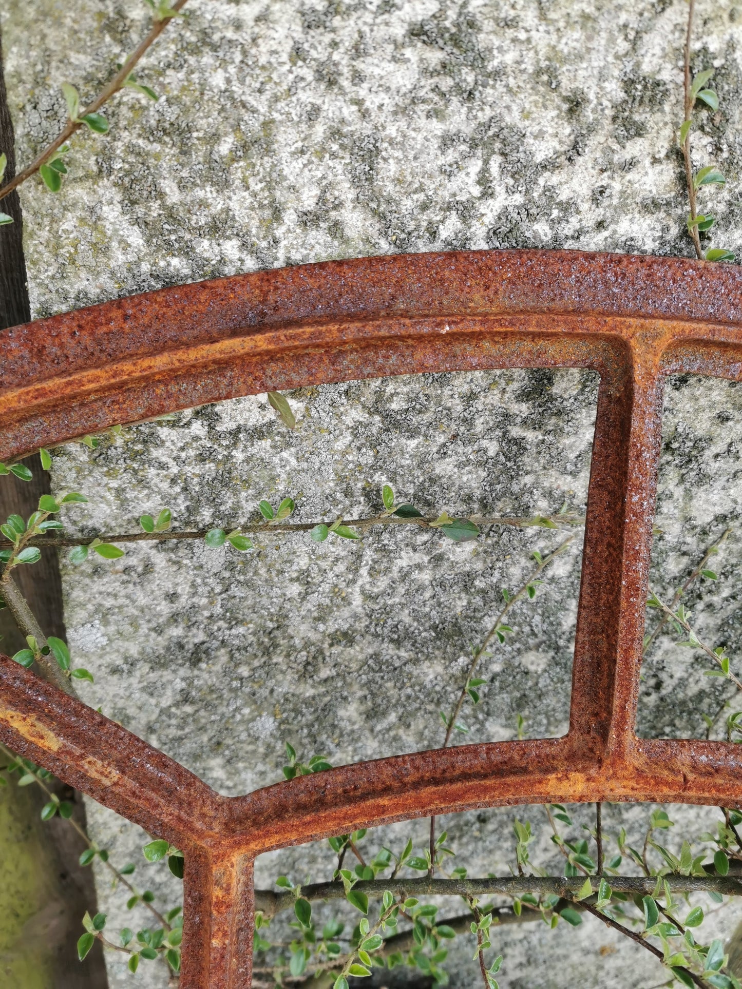 Stallfenster, Scheunenfenster mit Rost-Patina Rückseite