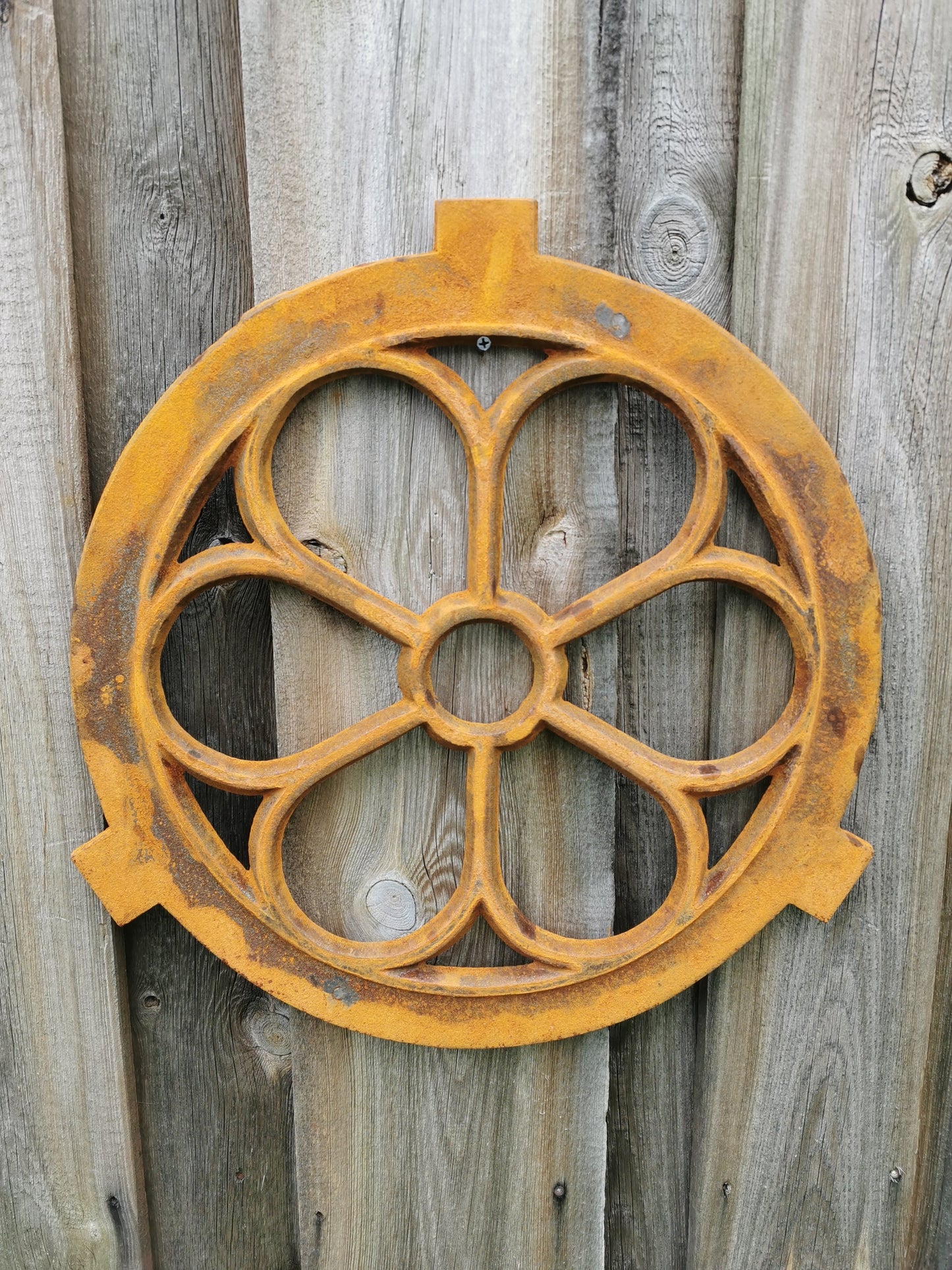 Rundes Scheunen- Stallfenster aus Gusseisen 43 cm Antik Design