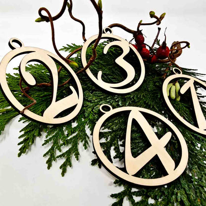 4 Adventskranz Anhänger Holz gelasert rund