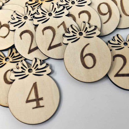 24 Anhänger für Adventskalender Holz graviert rund (Kugel)