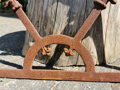 Großes halbrundes Stallfenster 71 cm x 36 cm