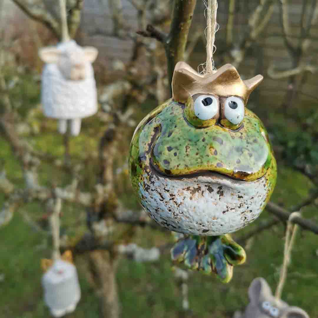 Froschkönig Keramikglocke - Witzige Deko mit beweglichen Beinen