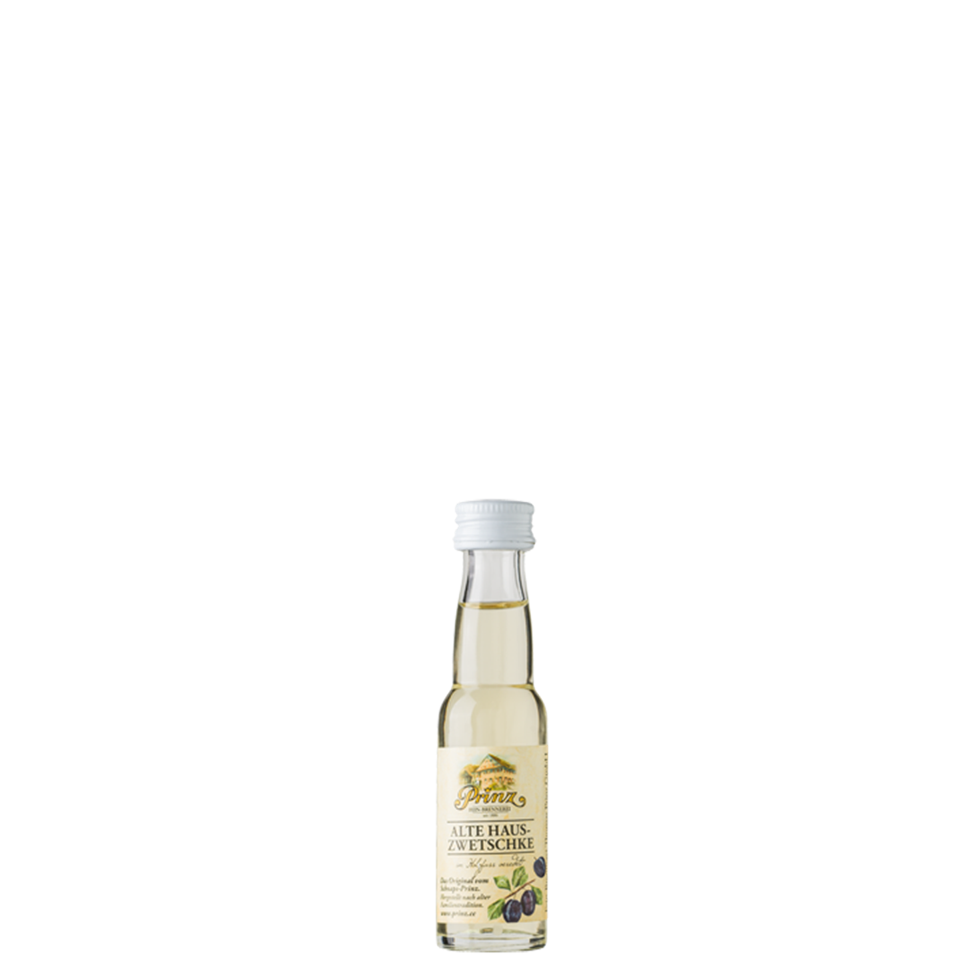 Prinz Alte Haus-Zwetschke 41 % vol. – 0,02-l-Miniaturflasche vor weißem Hintergrund