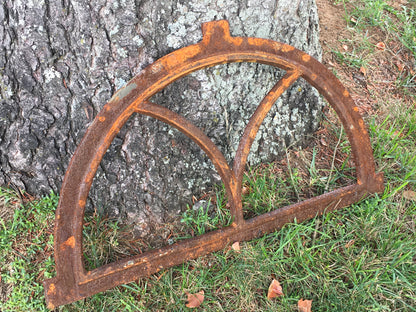 Halbrundes Stallfenster, Scheunenfenster 60 cm x 34 cm Antik Design
